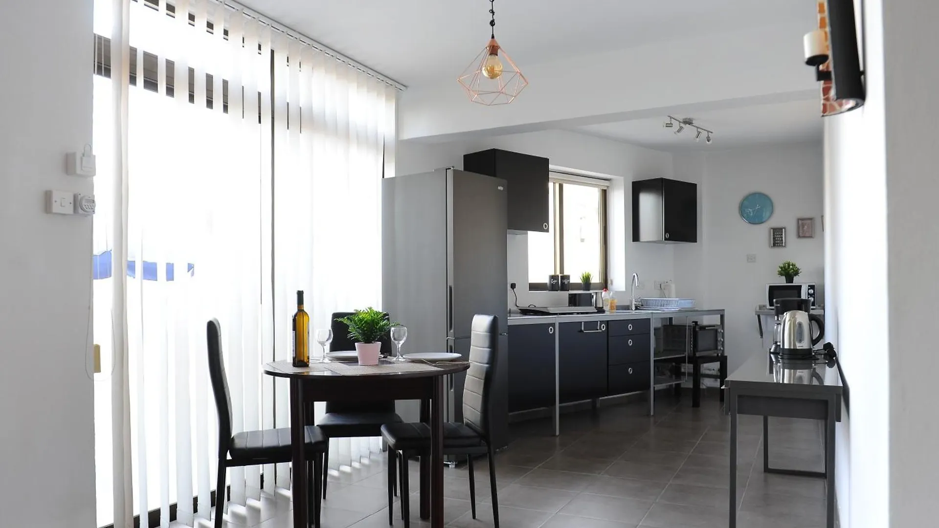 Napa City Apartments Ajía Nápa 0*,