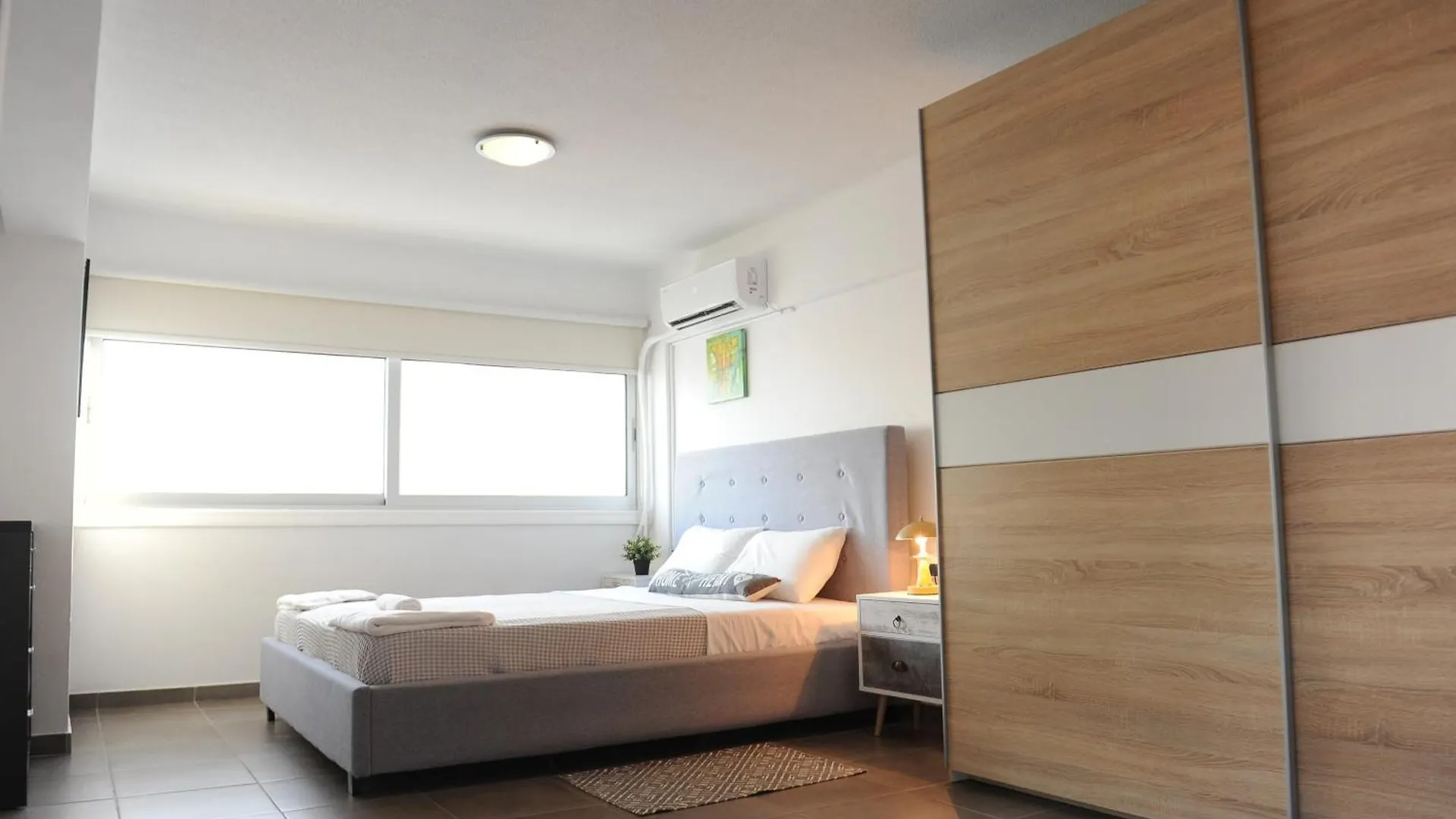 Napa City Apartments Ajía Nápa